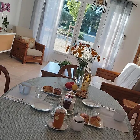 Mas Des Tourterelles Bed & Breakfast Jonquieres  Exterior photo